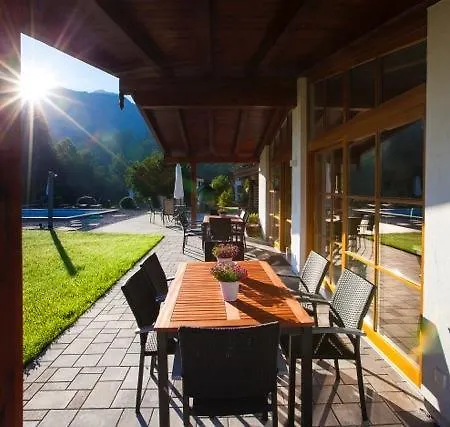 Gaestehaus Und Egglerlehen 게스트하우스 4*