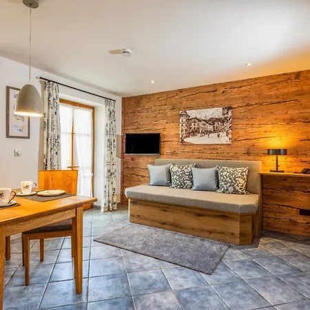 Gaestehaus Und Egglerlehen 게스트하우스 4*